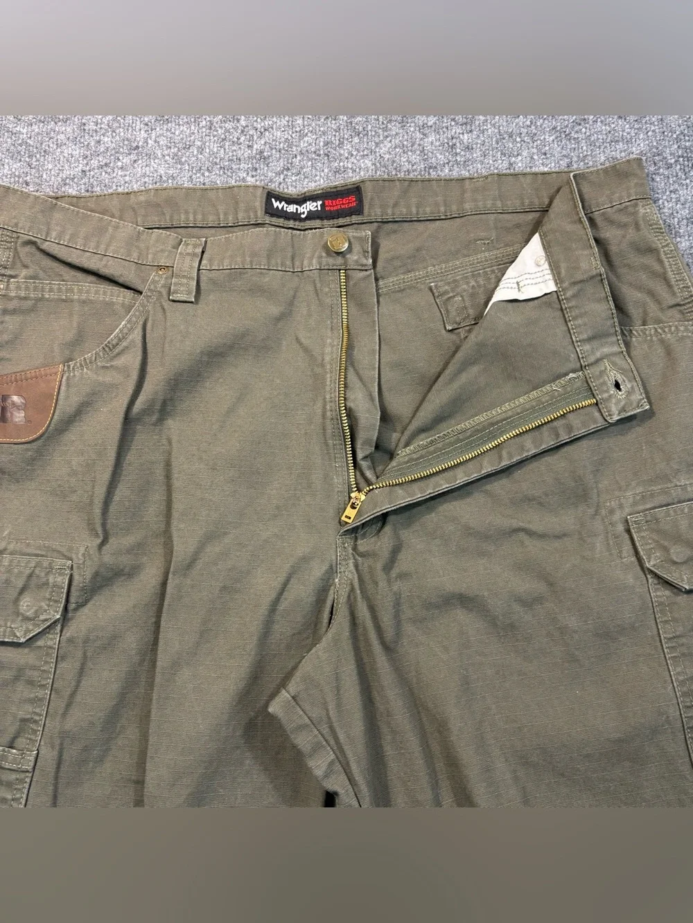 Wrangler RIGGS Workwear Carpenter Ripstop Shorts Mens 42 Green Canvas Cargo Duty